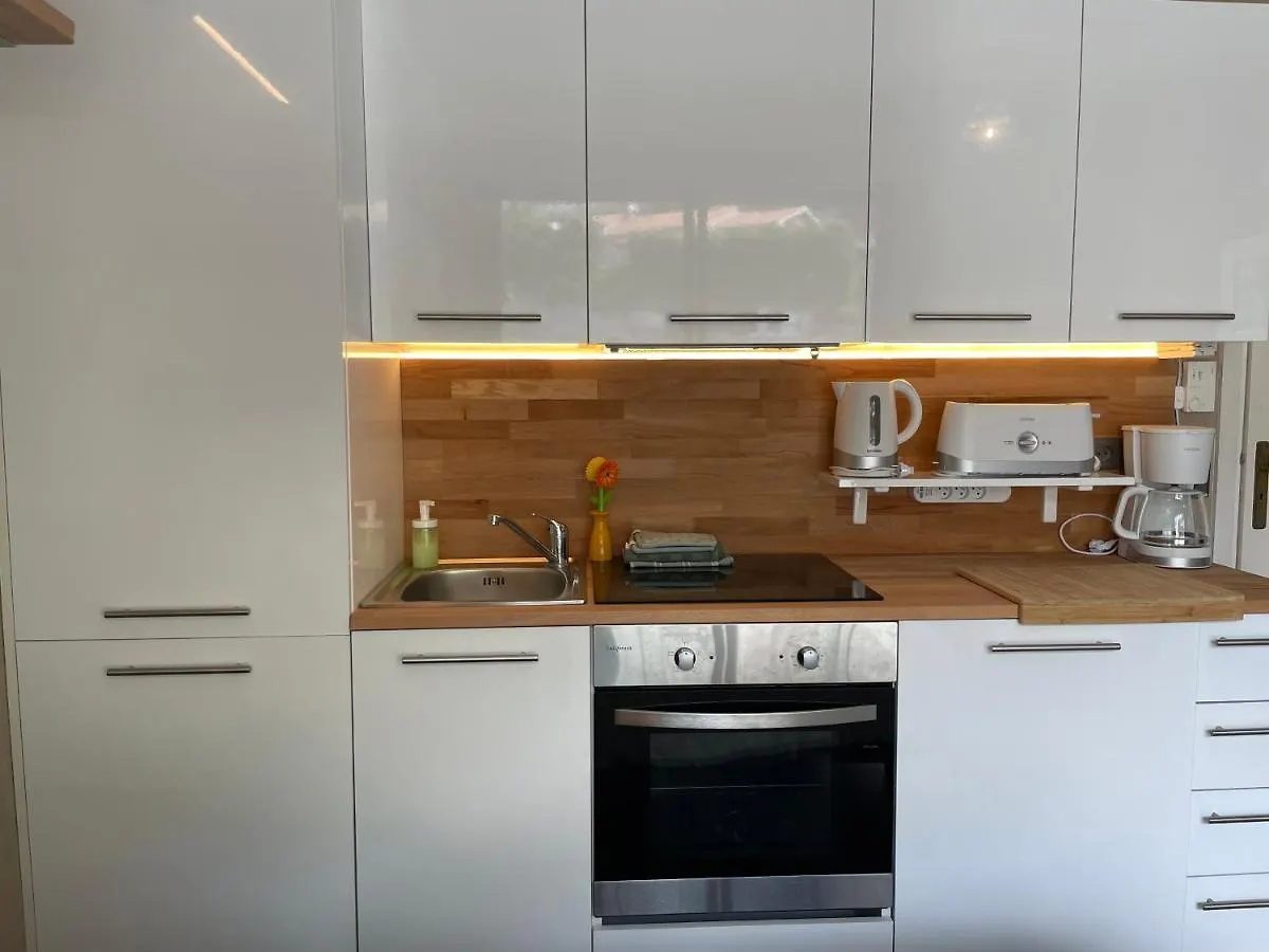 La Room: Seaside Apartment + Terrace + Parking Menton