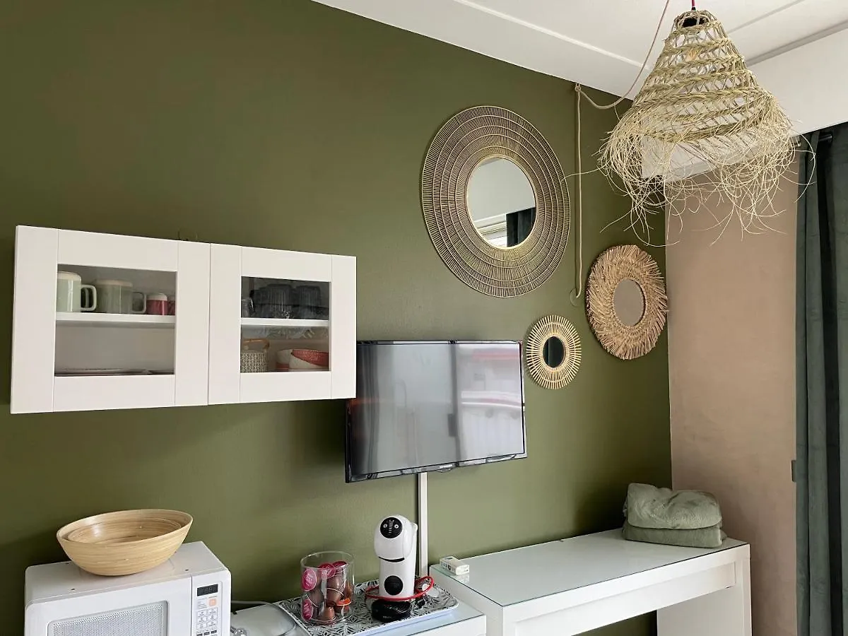 La Room: Seaside Apartment + Terrace + Parking Menton