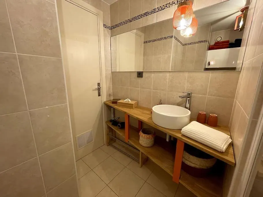 La Room: Seaside Apartment + Terrace + Parking Menton